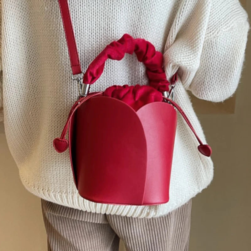 Hot Selling Luxury Women's Bag 2026 High Quality Petal Style Bucket Bag Fashion Versatile Solid Color Carrying Bag Commuter